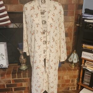 ‼️50%_5+Bundles‼️ Carly Jean Los Angeles Cream Floral Kimono Robe B7